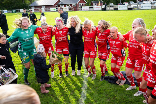 Elfsborgs spelare och ledare firar seriesegern