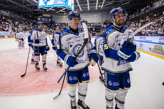 Leksands Olle Alsing och Leksands Max Veronneau jublar