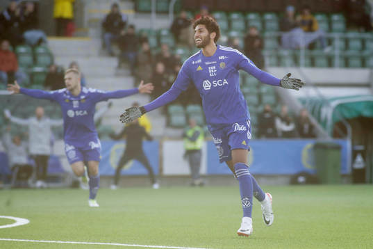 Paya Pichkah jublar efter 1-0