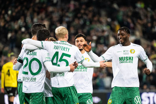 Hammarbys Nahir Besara jublar med Adi Nalic, Marcus Rafferty, Alper Demirol och Nathaniel Adjei efter 2-0