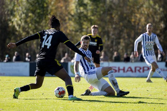 Växjö Norras Issa Issa och IFK Karlshamns John Eriksson