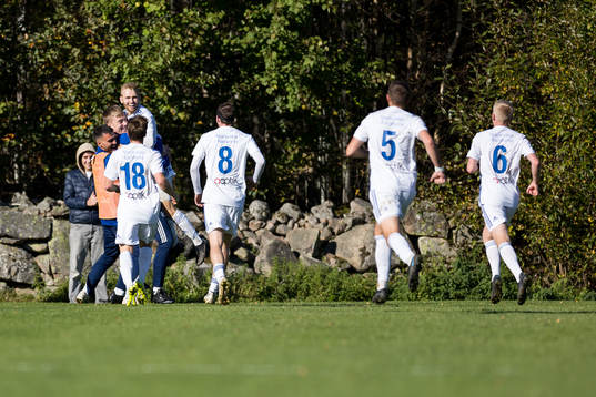 IFK Karlshamns Lukas Jönsson jublar