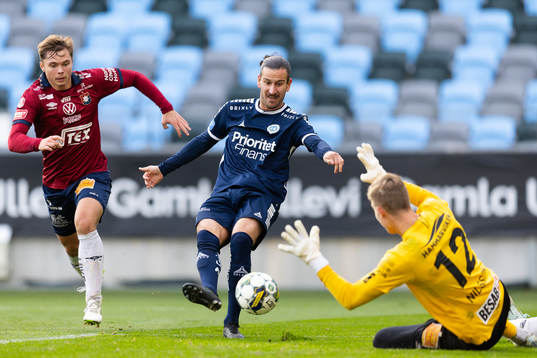 Utsiktens Edin Hamidovic skjuter reduceringen till 2-1 i