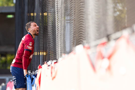 Örgrytes Jonathan Azulay jublar efter 2-0 på straff 