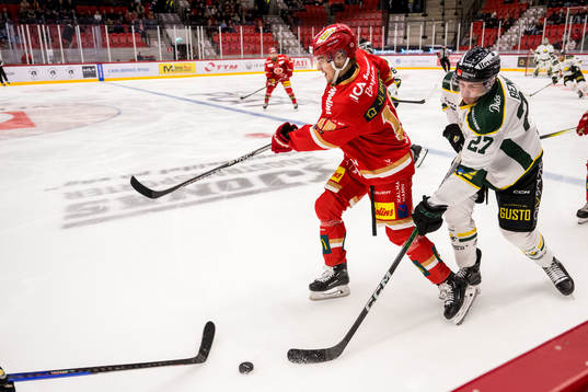Kalmars Roni Allen och Östersunds Sebastian Benker