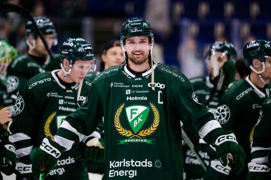 Färjestads Linus Johansson jublar