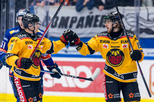 Luleå Hockeys Nikola Pasic och Mario Kempe jublar