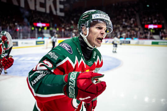Frölunda HCs Max Friberg jublar
