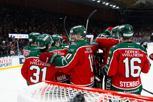 Frölundas spelare jublar