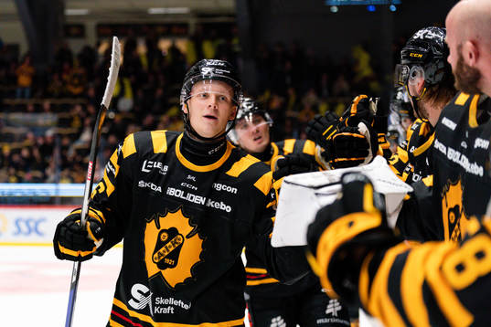 Skellefteås Linus Lindström jublar