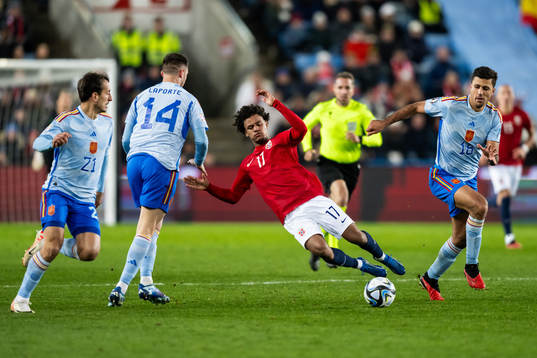 Oscar Bobb of Norway and Rodri of Spain