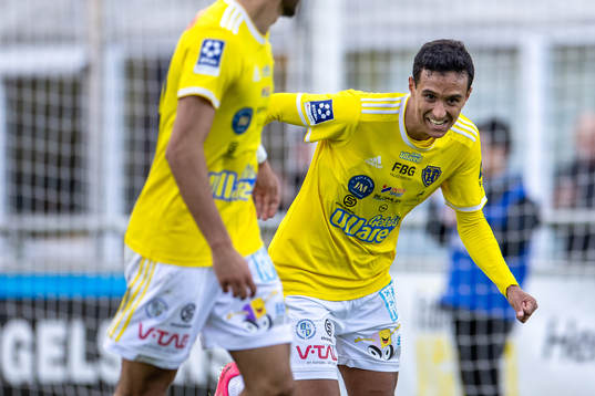 Falkenbergs Oliver Hintsa jublar