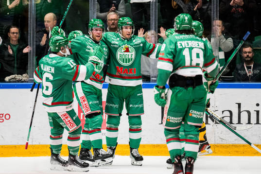 Rögles Adam Tambellini jublar