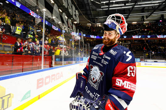 Linköpings målvakt Marcus Högberg jublar