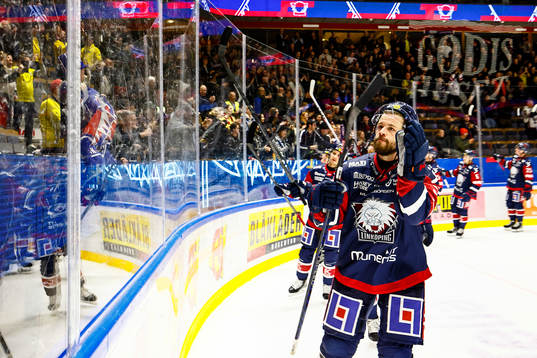 Linköpings Oscar Fantenberg jublar