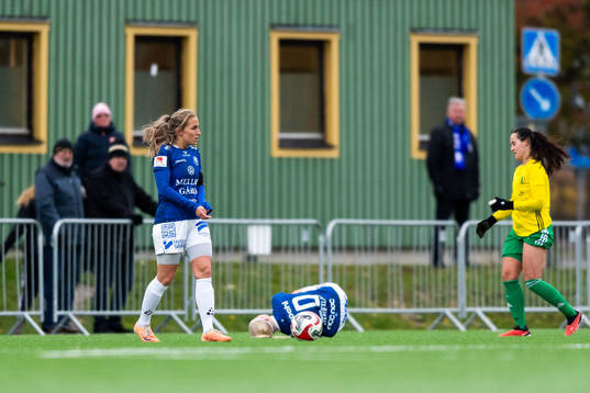 Trelleborgs Lova Sternfeldt har ont