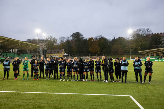 Linköpings spelarna tackar supportrarna