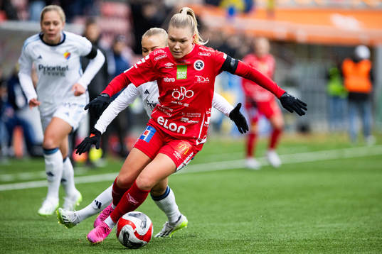 Örebros Emma Peuhkurinen