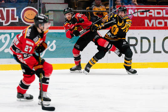 Luleås Brendan Shinnimin och Skellefteås Pär Lindholm