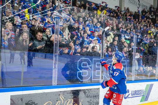 Oskarshamns Jonas Engström jublar