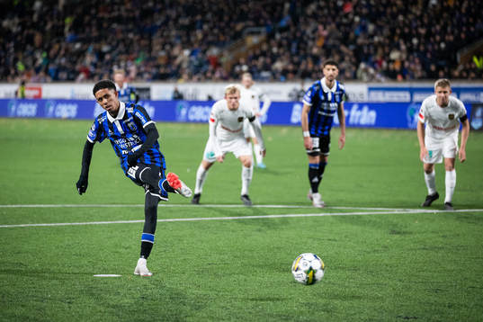 Sirius Tashreeq Matthews gör 1-1 på straffspark