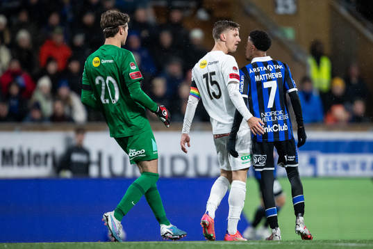 Brommapojkarnas Filip Sidklev och Samuel Leach Holm mot