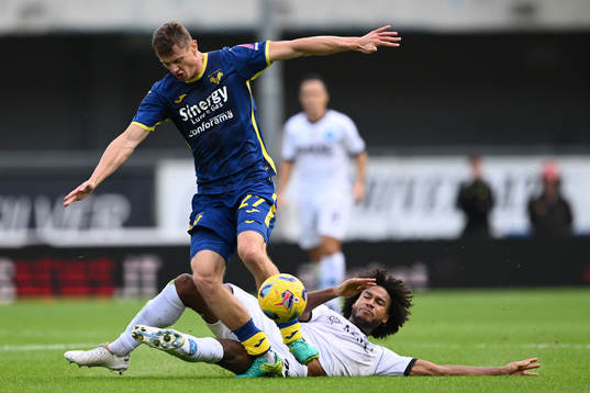  Db Verona 21/10/2023 - campionato di calcio serie A / Hellas Verona-Napoli / foto Daniele Buffa/Image Sport nella foto: Jens Cajuste (Napoli), Pawel Dawidowicz (Verona).