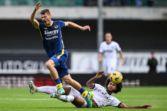  Db Verona 21/10/2023 - campionato di calcio serie A / Hellas Verona-Napoli / foto Daniele Buffa/Image Sport nella foto: Jens Cajuste (Napoli), Pawel Dawidowicz (Verona).
