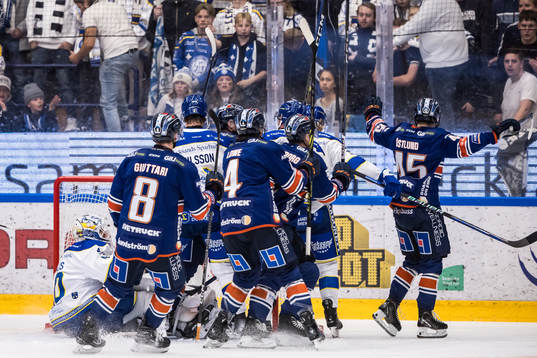 Växjös Noah Östlund jublar