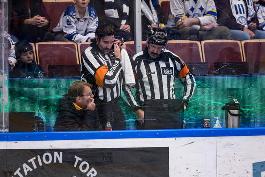 Domare Mikael Sjöqvist och Domare Daniel Wessner