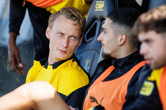 Mjällbys Alexander Johansson på bänken