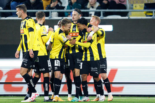 Häckens Momodou Lamin Sonko jublar efter 1-0
