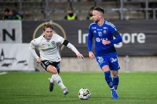Örebros Victor Backman och GIF Sundsvalls Robert Lundström