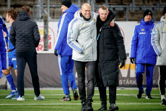 GIF Sundsvalls assisterande tränare Joel Cedergren jublar