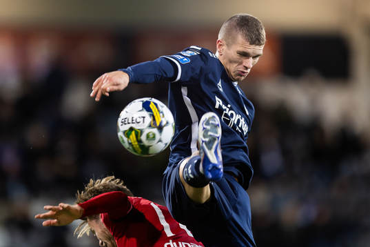 Östers Daniel Ljung och Utsiktens Lucas Hedlund