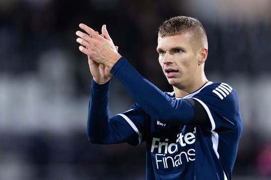 Utsiktens Lucas Hedlund jublar