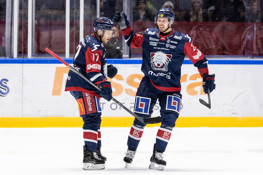 Linköpings Sebastian Strandberg och Christoffer Ehn jublar