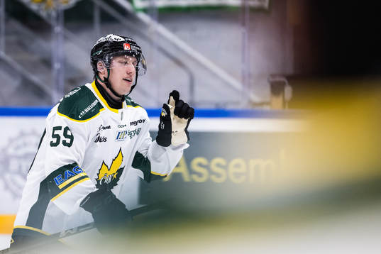 Östersunds Viktor Granholm jublar