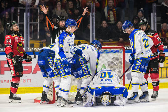Luleås Brendan Shinnimin och Leksands Mantas Armalis