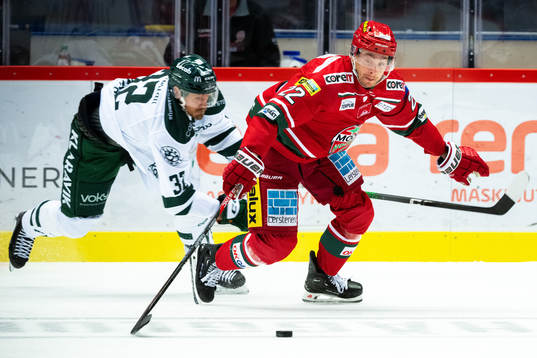 Färjestads Elliot Ståhlberg och MoDos Adam Pettersson