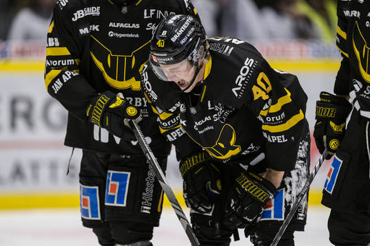 Västerås Isak Skedung har ont