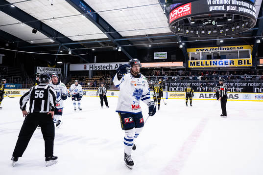 Karlskogas Jesper Kokkonen jublar