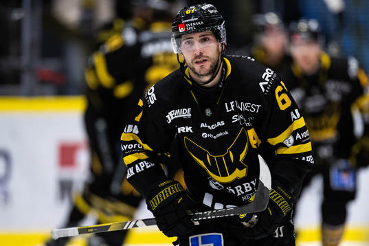 Västerås Konstantin Komarek jublar