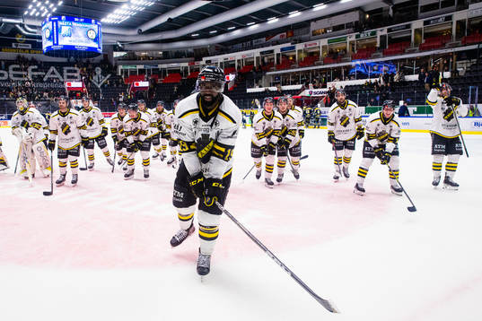 AIKs Daniel Muzito Bagenda jublar