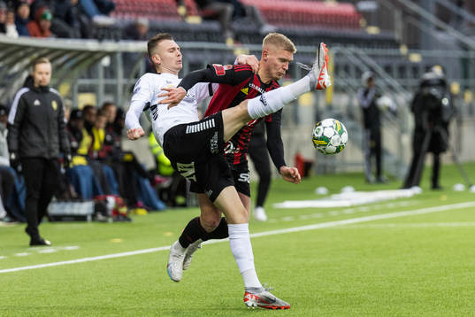 Örebros Jake Larsson och Östersunds Andre Österholm