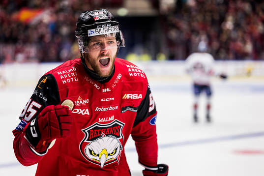 IF Malmö Redhawks Carl Persson jublar