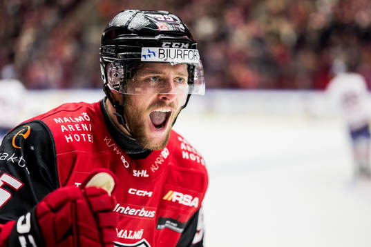 IF Malmö Redhawks Carl Persson jublar