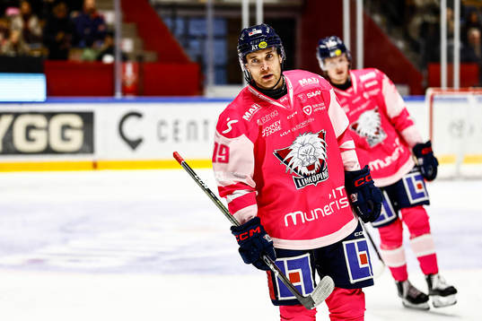 Linköpings Patrick Russell jublar