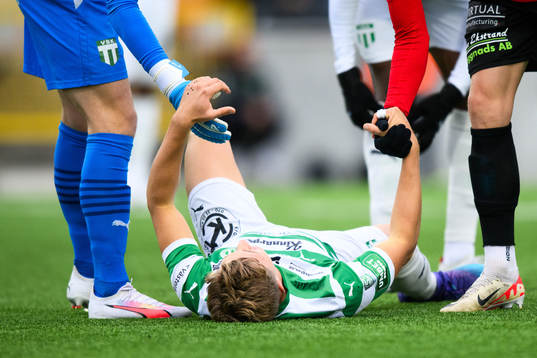 Västerås SKs Simon Gefvert har ont