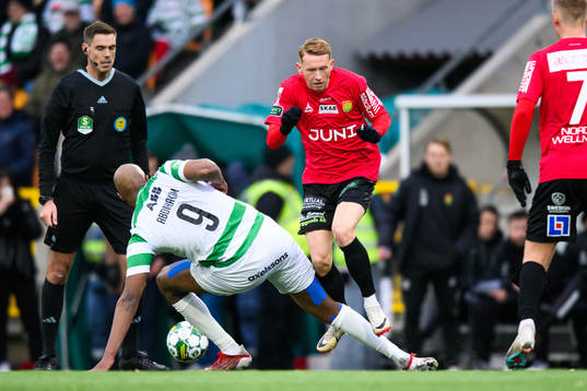 Västerås SKs Jabir Abdihakim Ali och GAISs Julius Lindberg